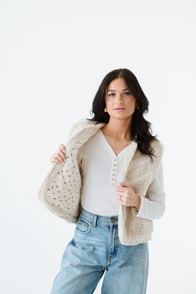 Verity Lace Trimmed Vest – Dottie & Jo